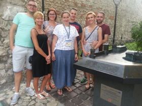 Grupa z przewodnikiem